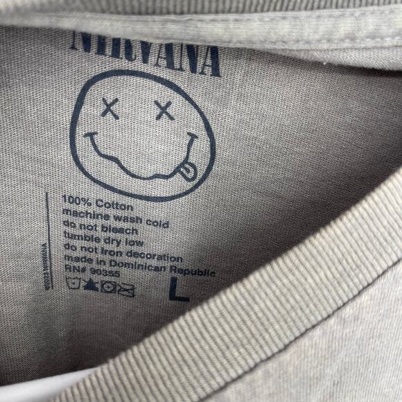 Officially Licensed Nirvana Nevermind Smiley Grunge Tee Beige Acid Wash Large - Picture 4 of 5